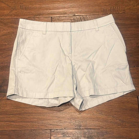 NWT! Size 8 J. Crew Gray Bermuda Shorts Classic Cotton Style - Picture 3 of 8